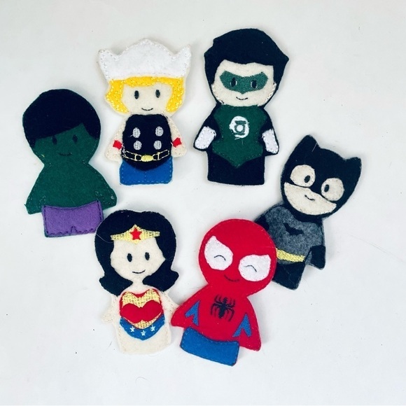 Set of 6 Comic Book Superhero Inspired Felt Finger Puppets Batman Wonder Woman - Picture 1 of 9